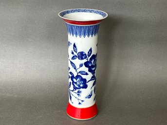 A Pretty Vista Allegre Jarra Charleston Porcelain Vase, Portugal