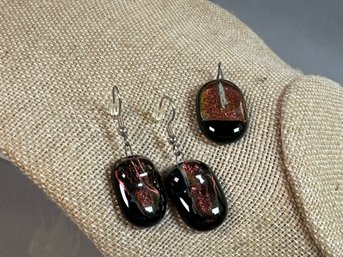 Beautiful Matching Earrings & Pendant Set