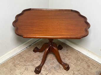 Beautiful Antique Mahogany Clawfoot Table