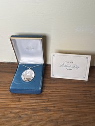Sterling 925 Silver Franklin Mint Mothers Day Pendant 1.5in And  24in Chain