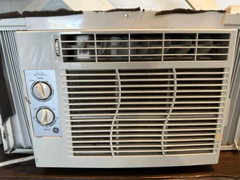 GE Windows Air Conditioner (1/2)