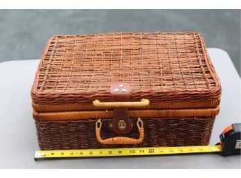 WONDERFUL Large Wicker Case With Latch