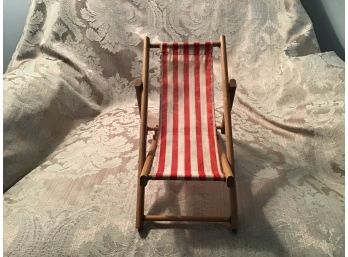 Red And White Striped Wooden Patio/Beach Doll Lounge Chair