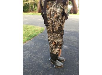 Like New CABELAS Chest Waders In Camo - Size 12 - Neoprene - Excellent Condition