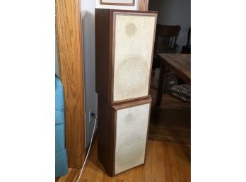 Pair Of Vintage ' THE ADVENT LOUDSPEAKER ' - Speakers - 1969 Needs Work - For Restoration
