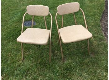 Mid Century Modern Pair Of Beige Folding Chairs Stylaire By  Cosco