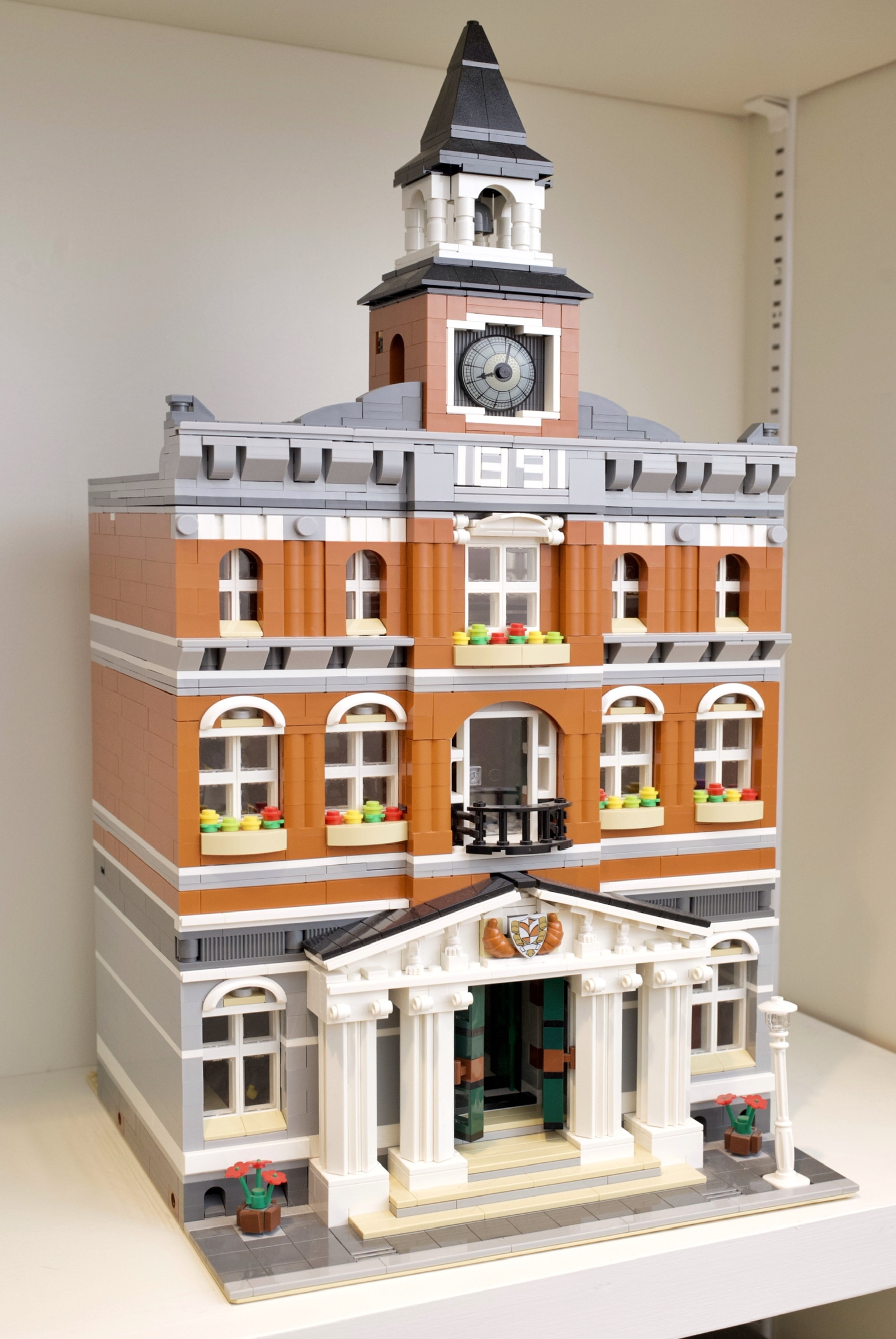 Lego Town Hall Interior LEGO 1891 Town Hall Building A #1060563