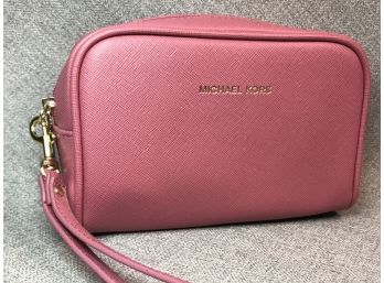 Very Cute Pink MK / MICHAEL KORS Small Purse / Wristlet - Brand New - NEVER USED - Very Nice Piece - UNUSED !