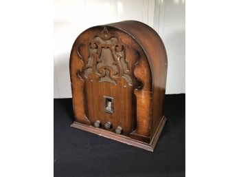 Fantastic Large Vintage SILVERTONE Cathedral Style Radio - Circa 1930s - 1940s - ORIGINAL As Found Condition