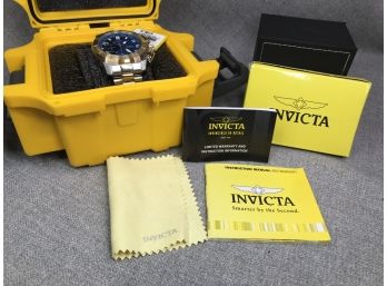Amazing INVICTA Chronograph Watch $1,495 Retail - Hard Shell Case WITH BONUS Invicta Aluminium Wallet