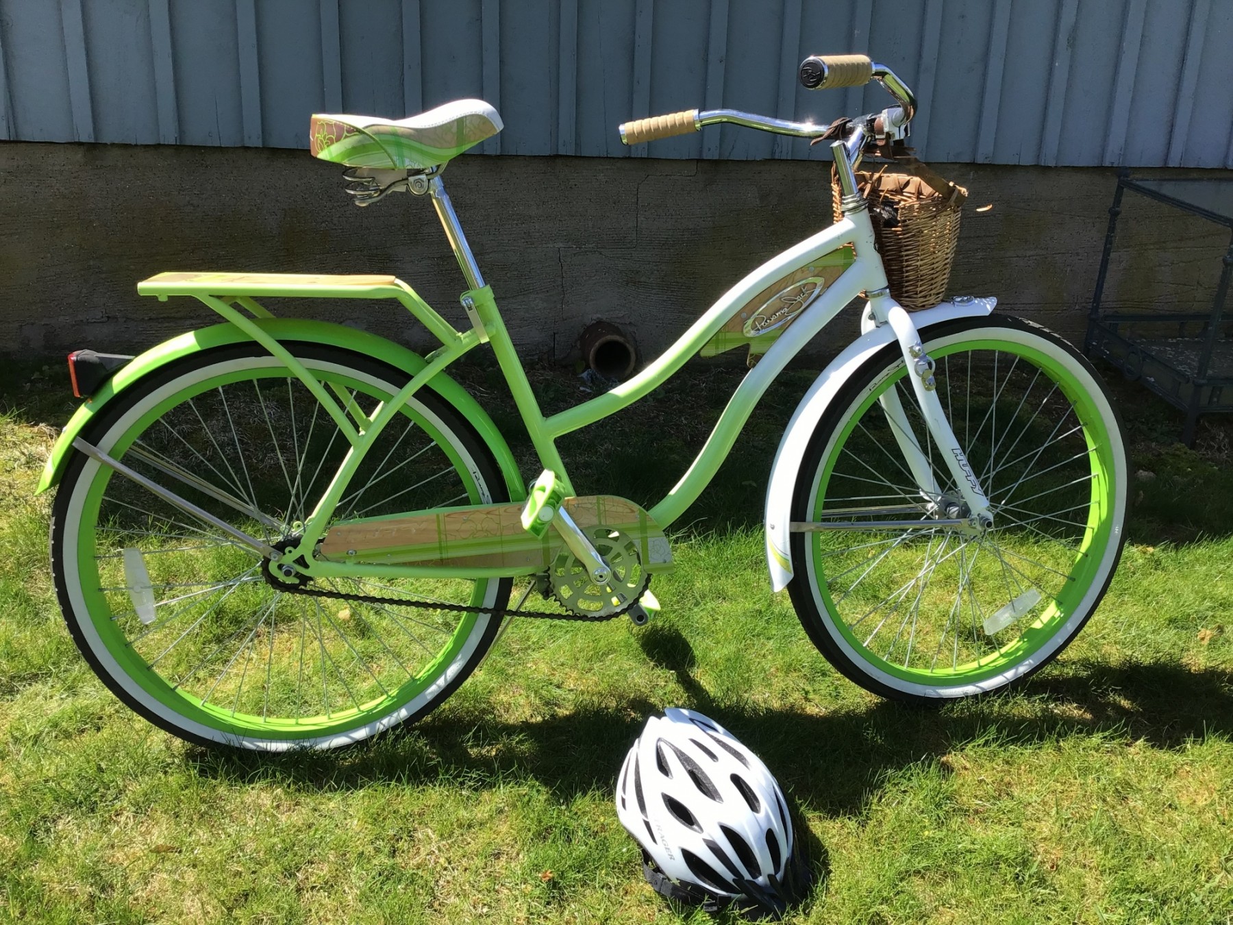 Huffy Beach Panama Jack Women's Cruiser Bike Panama Jack