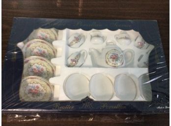 Childs Tea Set German Porcelain Reutter 17 Piece