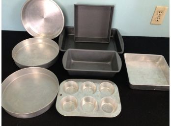 8 Piece Metal Bakeware Lot