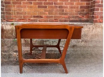 A Fantastic MCM Lane End Table