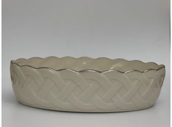 A Lenox Special China Lattice Collection Platinum Scalloped Dish