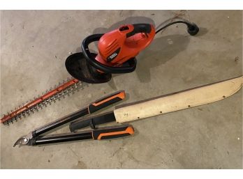 Black & Decker Hedge Trimmer, Pruner And Matchete In Sheath