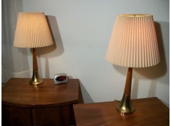 Nice Decorative Pair Mid-Century Modern Teak Lamps W/Brass Bases