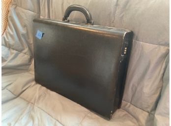 Tumi Black Leather Attache Case Briefcase