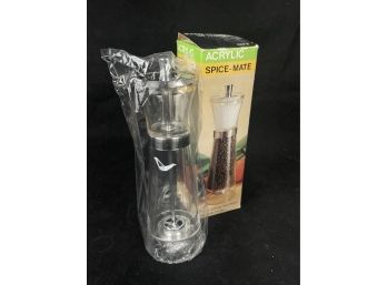 Acrylic Salt Shaker And Pepper Mill