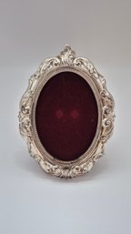Ornate Silver-Tone Oval Picture Frame – 6″ × 8″
