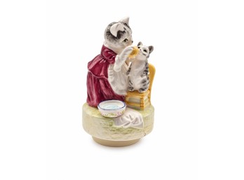 Mother Cat & Kitten Ceramic Figurine On Round Base That Plays Music