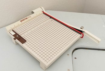 Boston Model 2612 Table Top Guillotine Paper Cutter