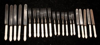 I & W Wood Manchester Cutlery Set Celluloid (an Early Plastic)