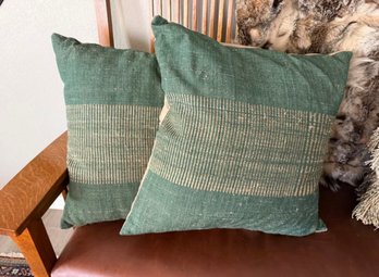 Large Pottery Barn Down Green And Tan/gold Geometric Pattern