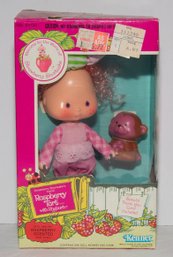 1982 Kenner Strawberry Shortcake 'Raspberry Tart' Doll, Which Her Pet Monkey, Rhubarb NIB