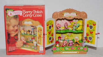 1981 Kenner Strawberry Shortcake Berry Patch Carry Case NIB