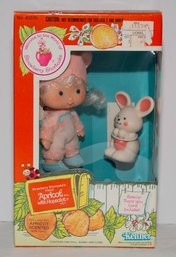 1982  Kenner Strawberry Shortcake 'Apricot With Hopsalot' Doll Set NIB