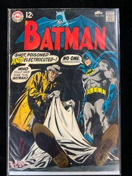 1969 DC Comics Batman #212 As The Last 12-cent Cover Price Issue In The Series