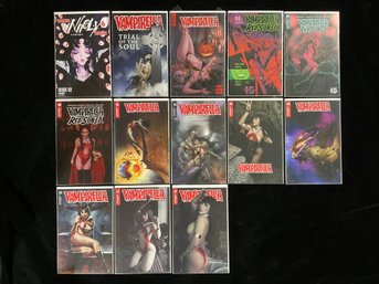 Dynamite Entertainment Comics  Vampirella Including Multiple Variant Covers Featuring Both Artwork And Cosplay
