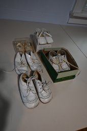 409) Assorted Vintage White Baby Walking Shoes