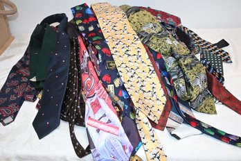 423) Assorted Large Lot Of Mens Ties - Shippable