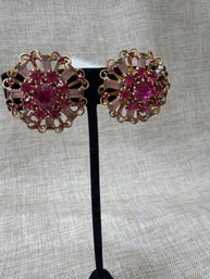 197) Vintage Vendome Pink Rhinestone Gold Tone Clip-On Earrings