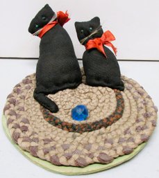 A Folk Art Cat Form Ink Wipe