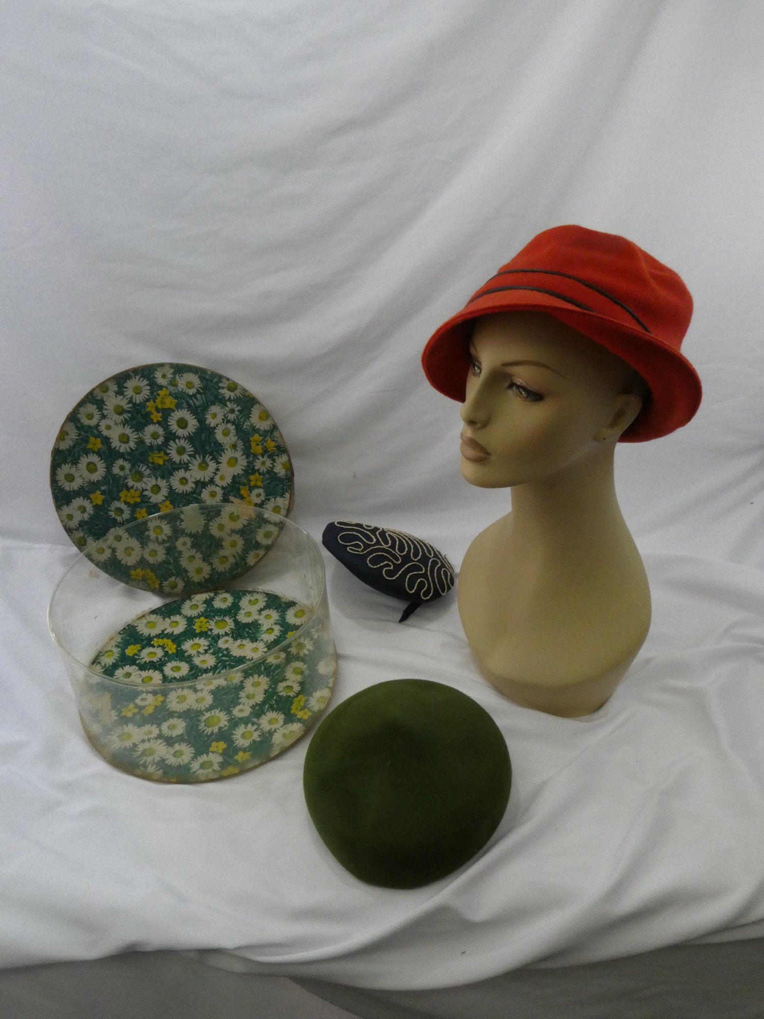 Trio Of Vintage Hats In Hatbox! Glenover (Henry Pollak) Coach