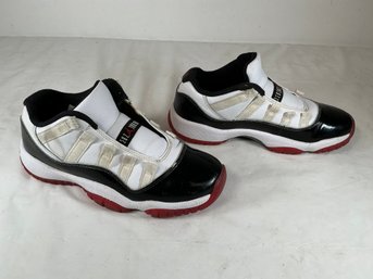 Pair Of Nike Air Jordan 11 Retro Low 'Concord Bred' Sneakers Size 4.5 Youth