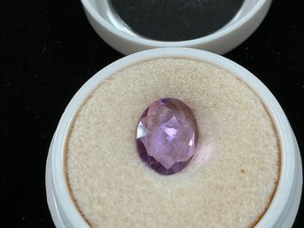 Loose, Oval-cut Pink Gemstone, Possibly Pink Sapphire