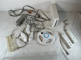 Nintendo Wii Console, Three Controllers, 3 Nunchucks, Power Supply, Steering Wheel, Gel Cover