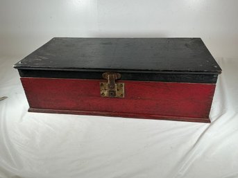 Antique Wooden Storage Or Shopkeeper's Cash Box With A Two-tone Red And Black Painted Finish
