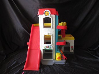 Fisher-Price Little People Wheelies Stand 'n Play Rampway Garage Playset