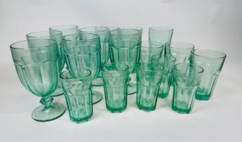 Libbey Gibraltar Duratuff Assorted Tumblers And Glasses In Spanish Green (16)