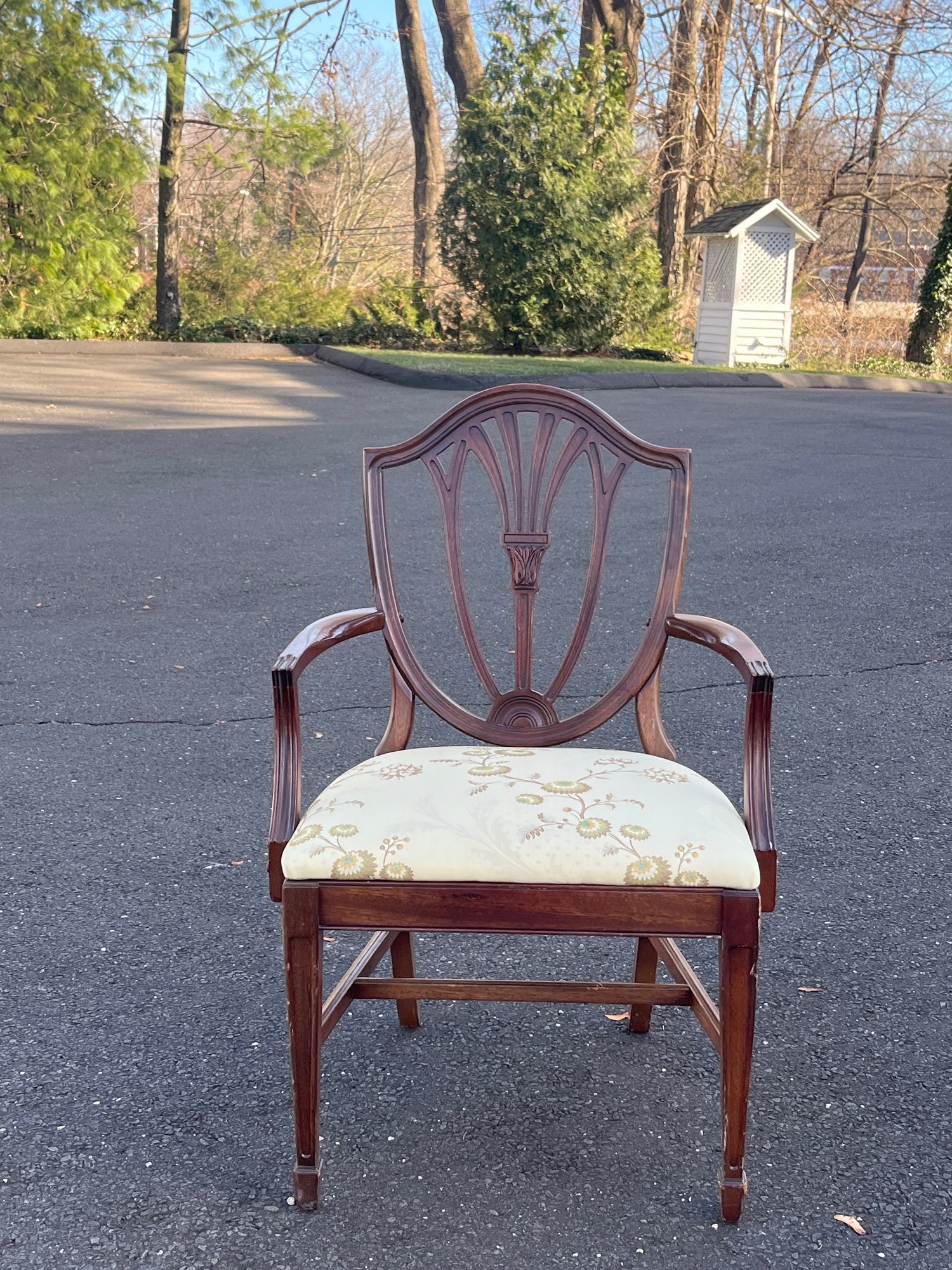 Sheraton Style Shield Back Dining Chairs With Spade Feet - Two Arm ...