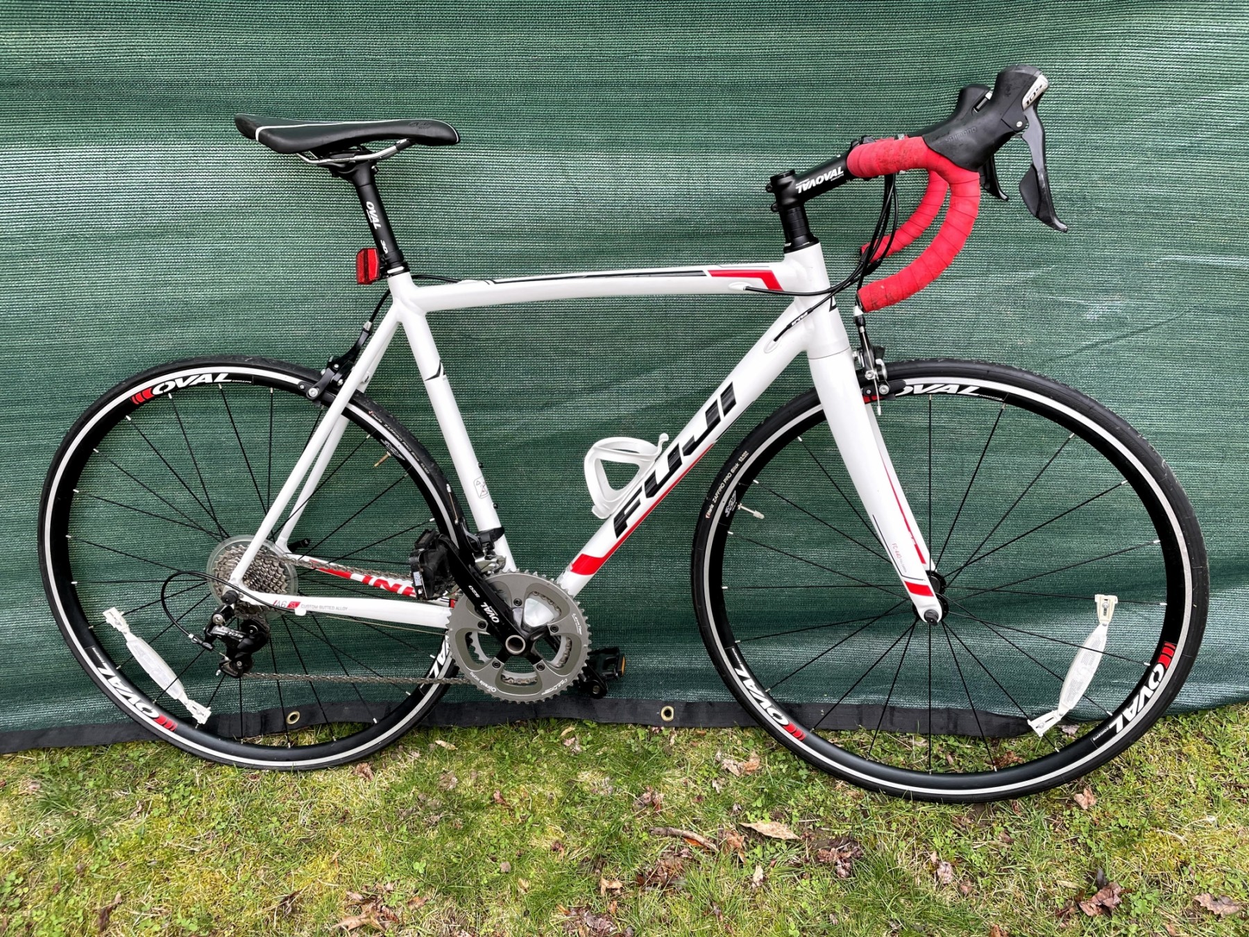 2015 Fuji Roubaix 1.3 Road Bike (54cm) - Shimano 105 Groupset