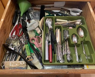 Kitchen Top Drawer Contents Utensils