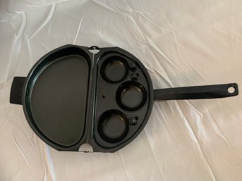 Nonstick Omelette Pan With Egg Poacher
