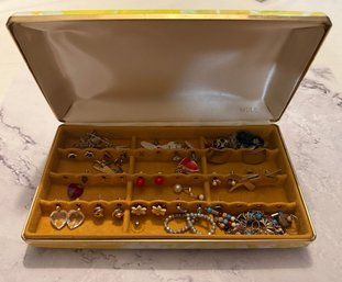 Vintage Mele Yellow Floral Hinged Hardshell Travel Jewelry Case With Earrings
