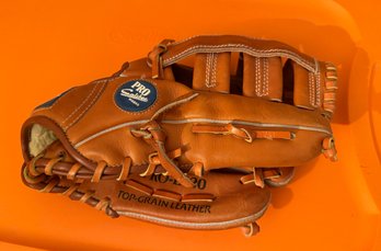 Spalding Pro Caliber Pro-L30 Baseball Glove